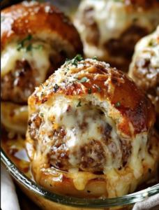 Cheesy Meatball Sliders 🧀🍔