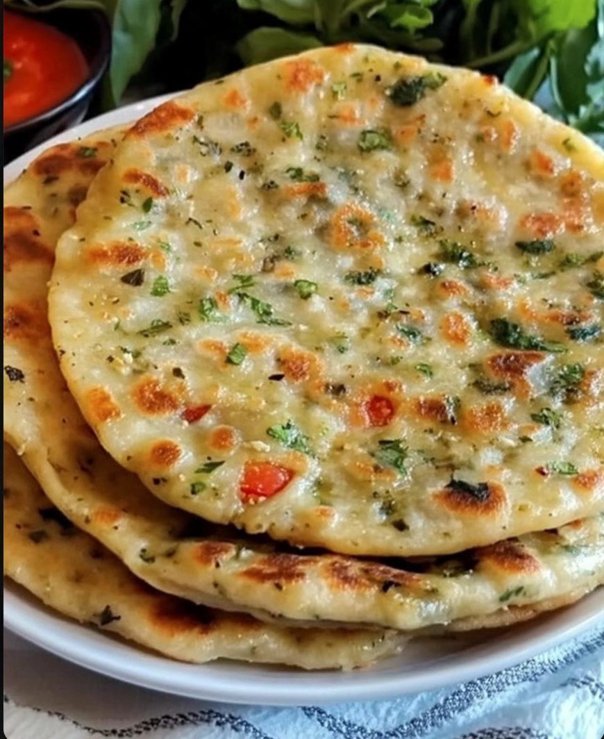 Garlic Flatbread (Chapati/Roti) recipe that’s ready in just 10 minutes! 🫓✨