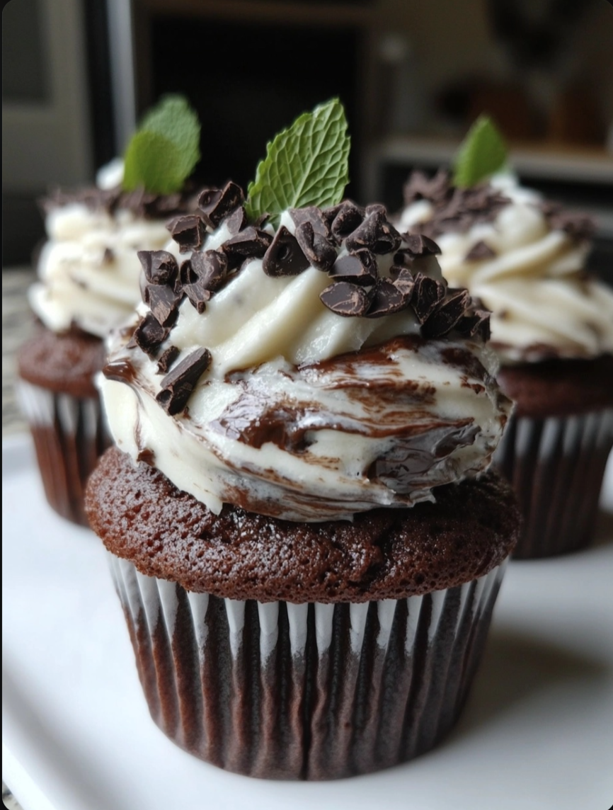 Mint Chocolate Chip Dipped Cupcakes 🧁