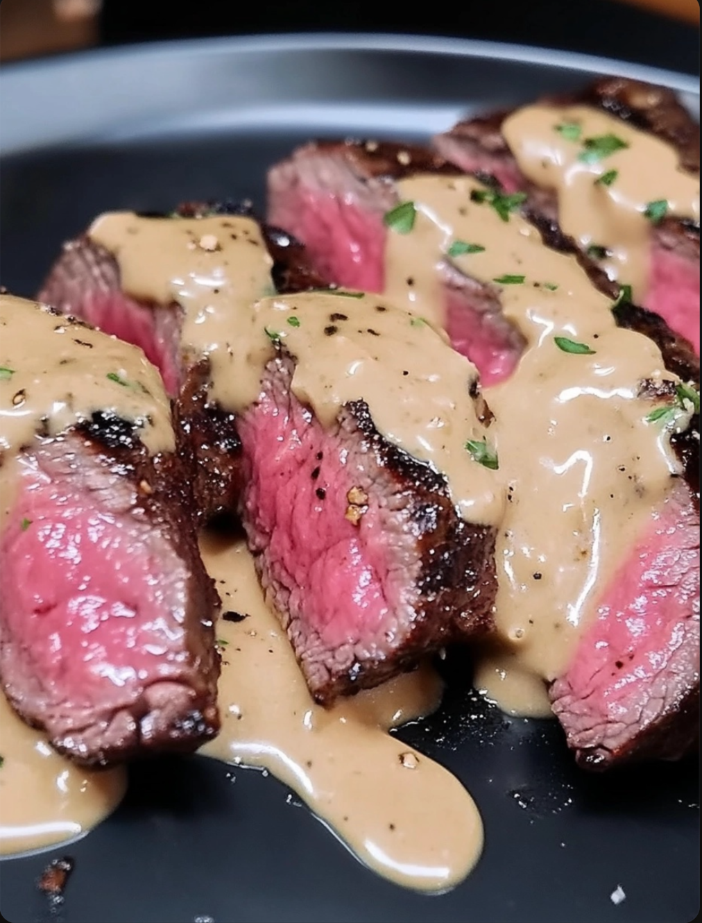 Garlic Parmesan Creamy Steak Sauce