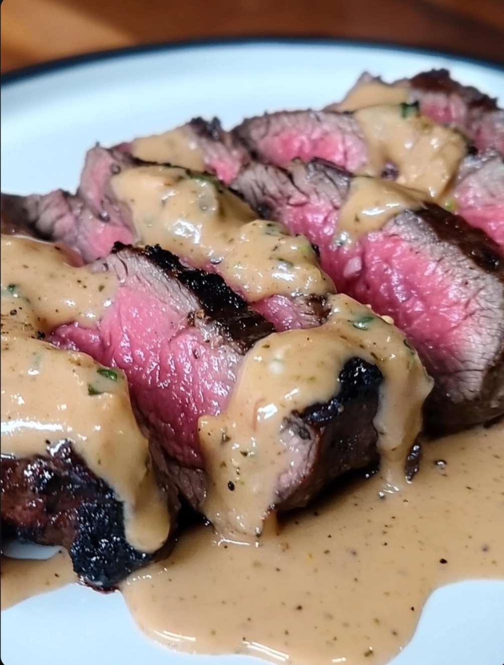 Garlic Parmesan Creamy Steak Sauce