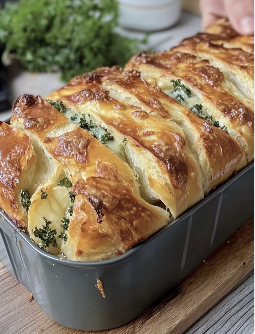 Garlic bread / Sarımsaklı Ekmek