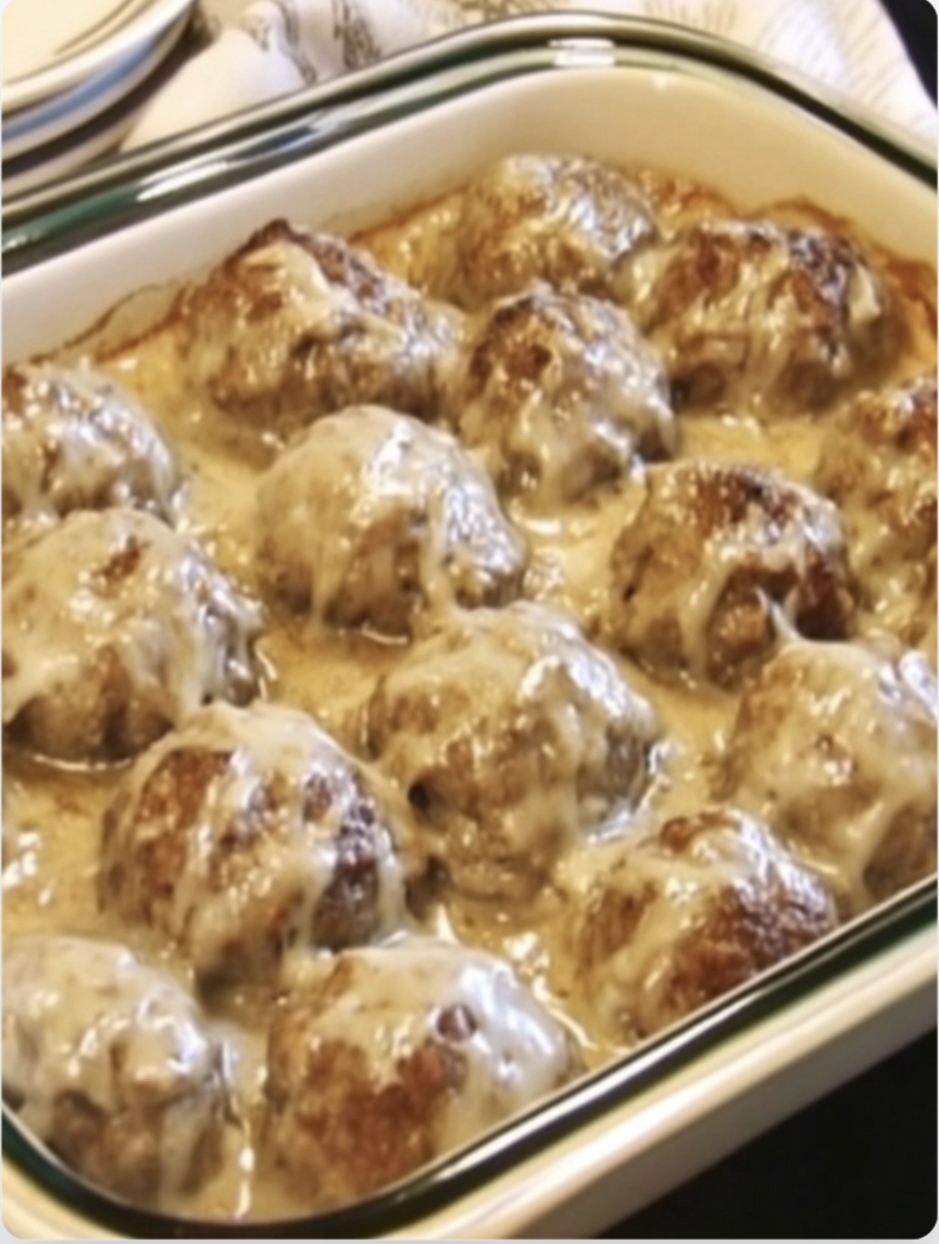 Grandma’s Slow-Cooked Swedish Meatballs