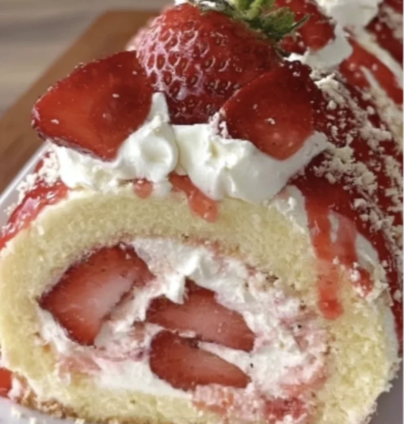 Strawberry Cheesecake Rolls