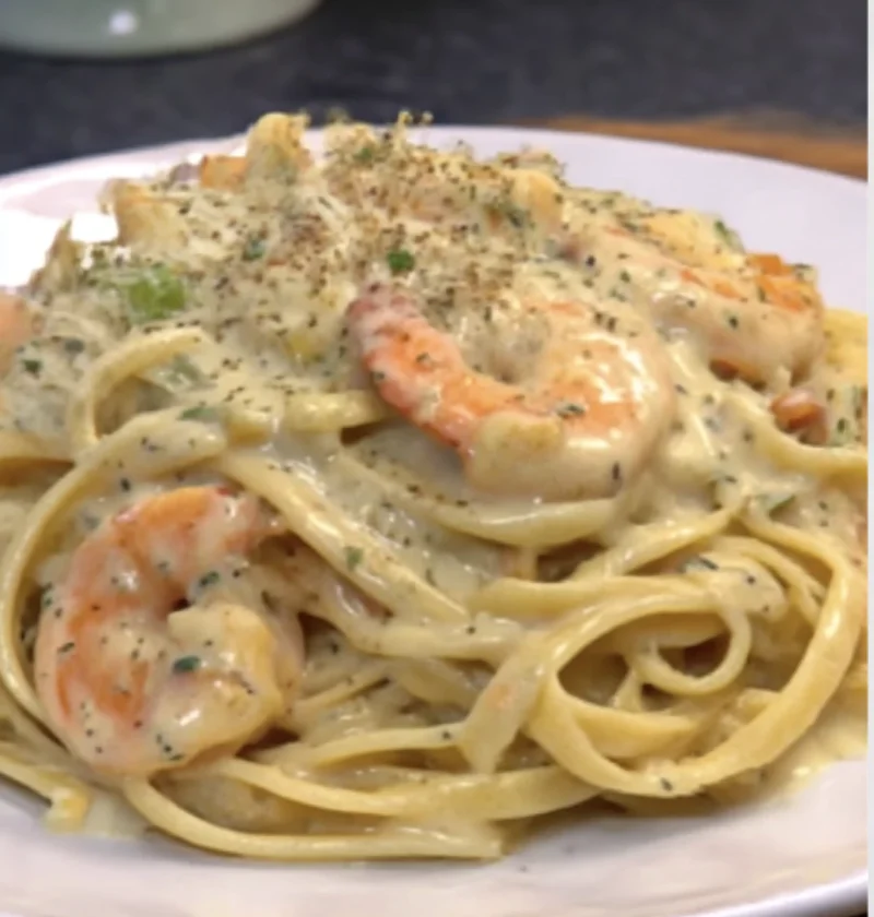 Creamy Shrimp Alfredo Pasta