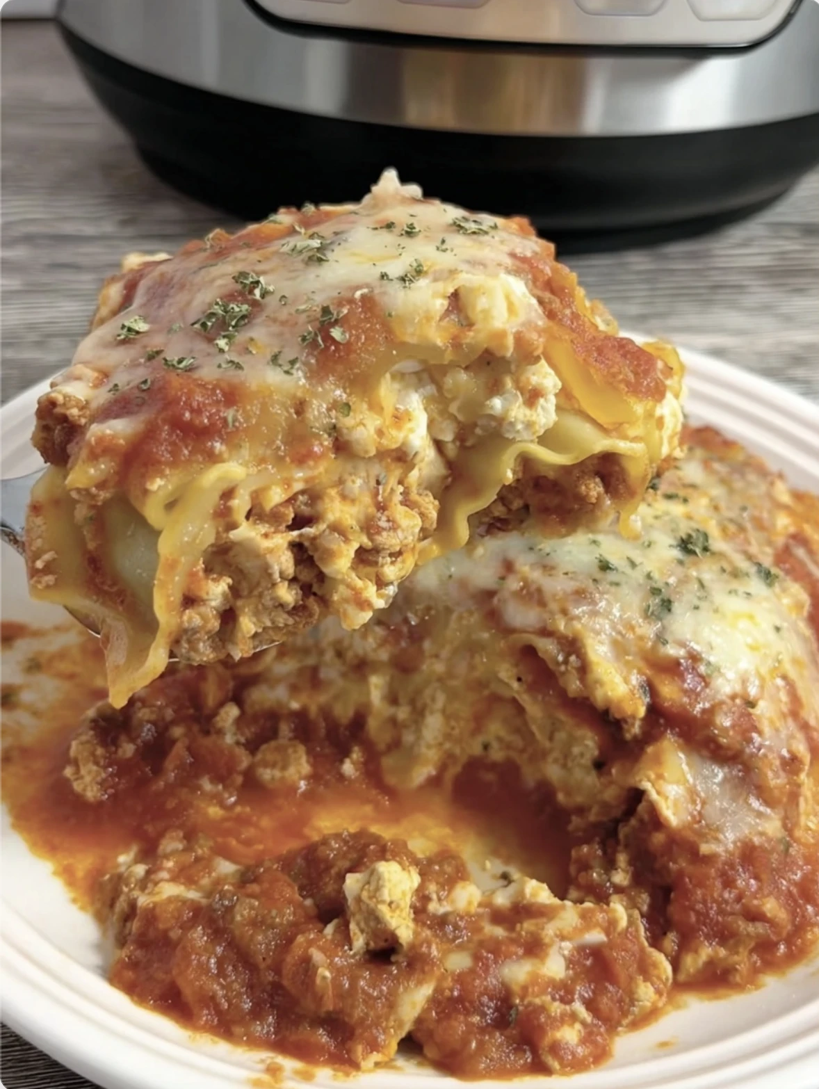 The Best Crockpot Lasagna