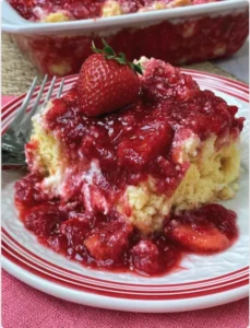 Easy Strawberry Cheesecake Dump Cake