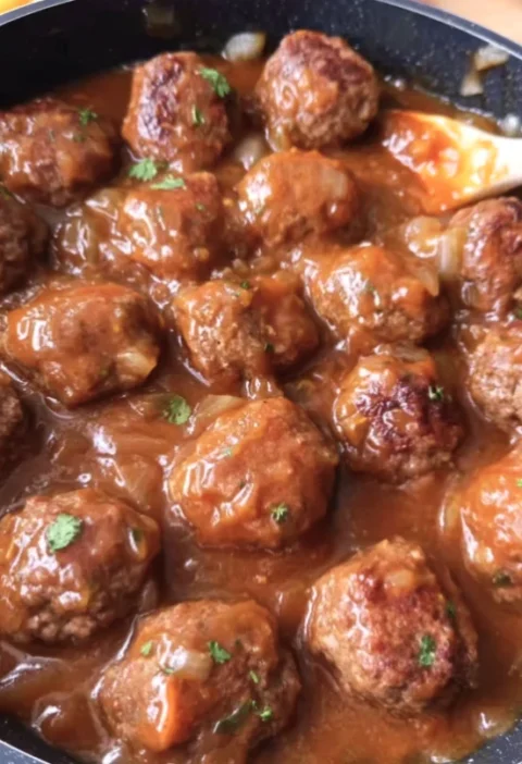 Meatballs in Gravy