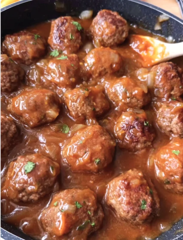 Meatballs in Gravy