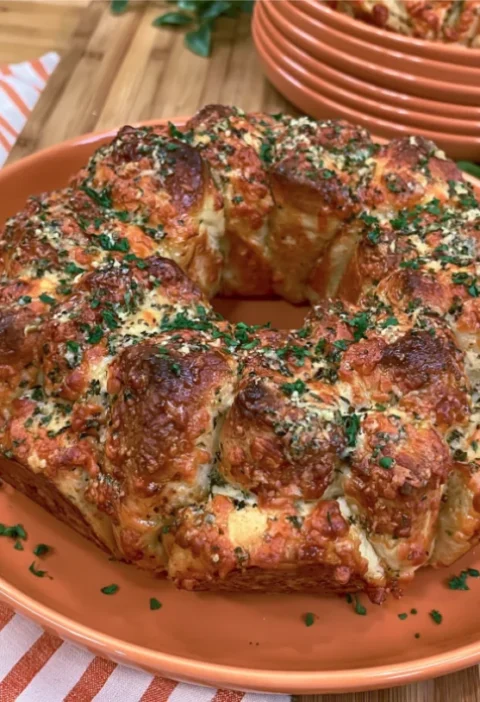 Garlic Parmesan Pull-Apart Bread