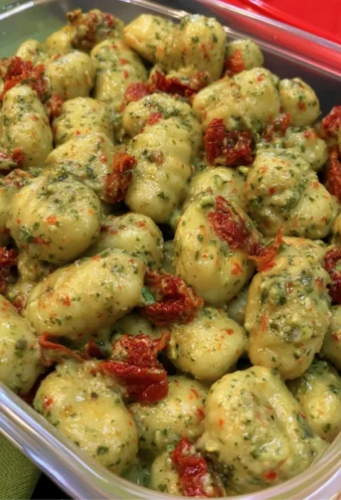 Creamy Pesto Gnocchi with Sun-Dried Tomatoes