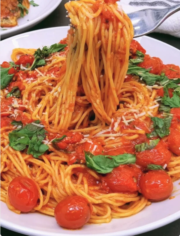 Fresh Cherry Tomato Pasta Pomodoro