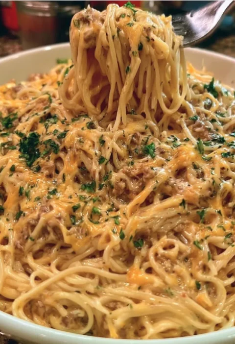 Garlic Butter Beef Spaghetti in Cheddar Cream Sauce