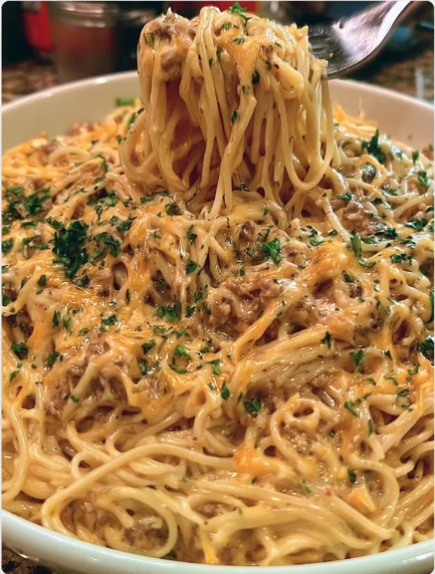 Garlic Butter Beef Spaghetti in Cheddar Cream Sauce