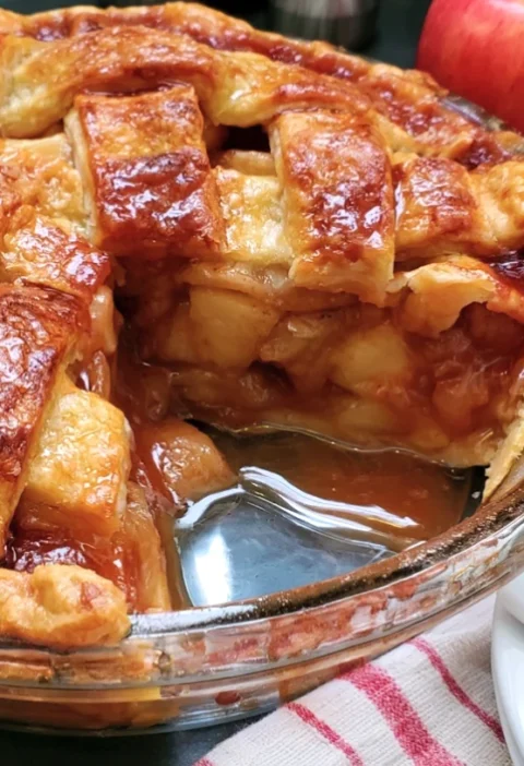 Traditional American Apple Pie