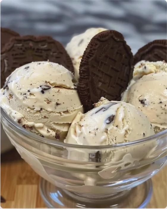Rich & Creamy Homemade Cookies 'N Cream Ice Cream